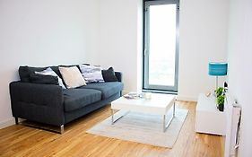 1 Bedroom Apartment In Media City, Salford Quays